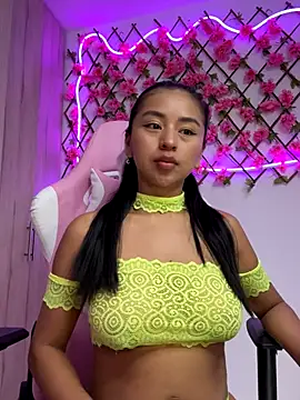 RaquelOficial online show from September 27, 2025, 4:57 pm