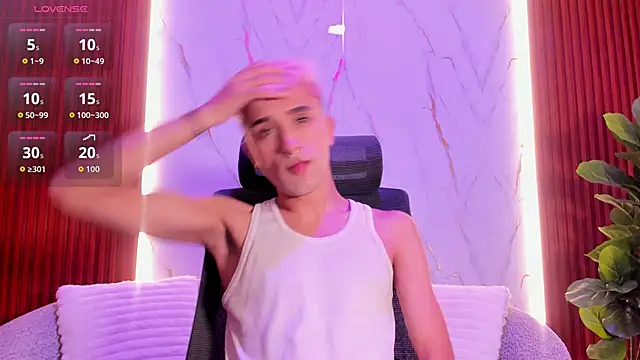 Snapshot of sweetsanti chatting on October 21, 2025, 11:42 am sweetsanti online show from October 21, 2025, 11:42 am