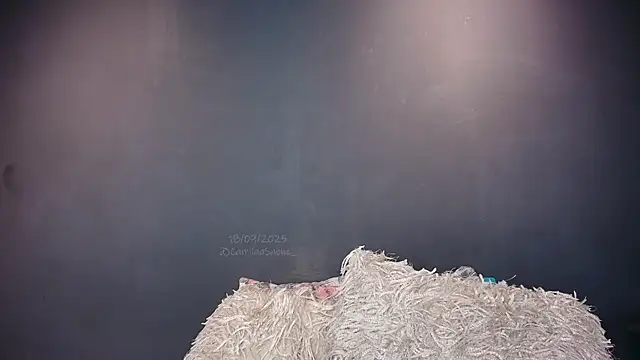 CamilaaSaenz online show from September 18, 2025, 7:28 pm