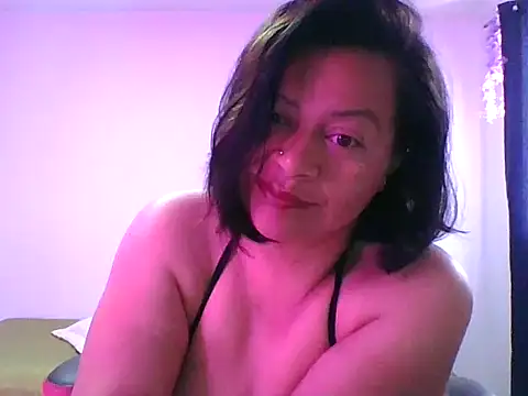 adri89-g online show from September 22, 2025, 12:22 pm