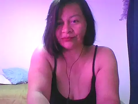 adri89-g online show from September 16, 2025, 1:06 am