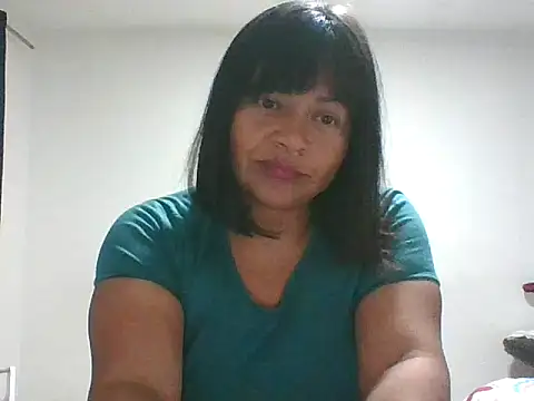 adri89-g online show from November 25, 2025, 4:13 am