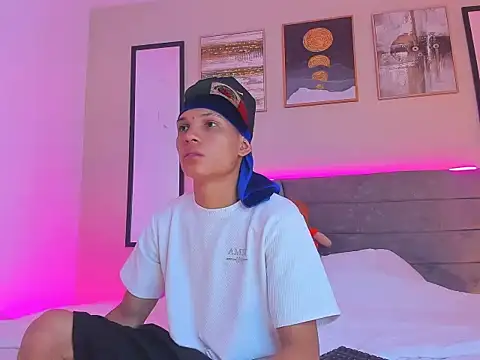 Snapshot of EL_VENEZOLANO_22CM chatting on February 6, 2026, 3:24 am EL VENEZOLANO 22CM online show from February 6, 2026, 3:24 am