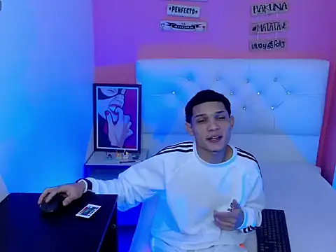 Snapshot of EL_VENEZOLANO_22CM chatting on September 18, 2025, 6:49 am EL VENEZOLANO 22CM online show from September 18, 2025, 6:49 am