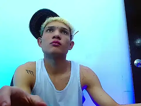 Snapshot of EL_VENEZOLANO_22CM chatting on November 25, 2025, 6:47 am EL VENEZOLANO 22CM online show from November 25, 2025, 6:47 am