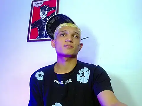 Snapshot of EL_VENEZOLANO_22CM chatting on October 10, 2025, 4:35 am EL VENEZOLANO 22CM online show from October 10, 2025, 4:35 am