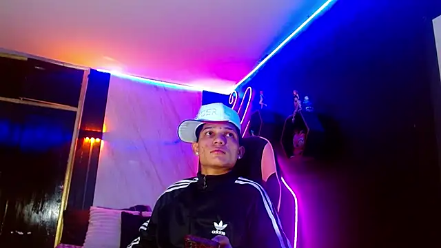 EL VENEZOLANO 22CM online show from May 20, 2026, 4:53 am