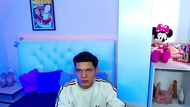 Snapshot of EL_VENEZOLANO_22CM chatting on October 1, 2025, 7:18 pm EL VENEZOLANO 22CM online show from October 1, 2025, 7:18 pm