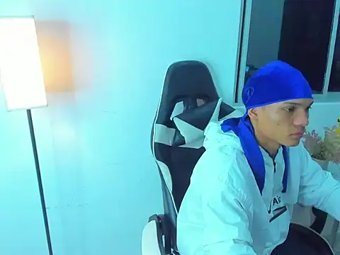 Snapshot of EL_VENEZOLANO_22CM chatting on February 9, 2026, 1:36 am EL VENEZOLANO 22CM online show from February 9, 2026, 1:36 am