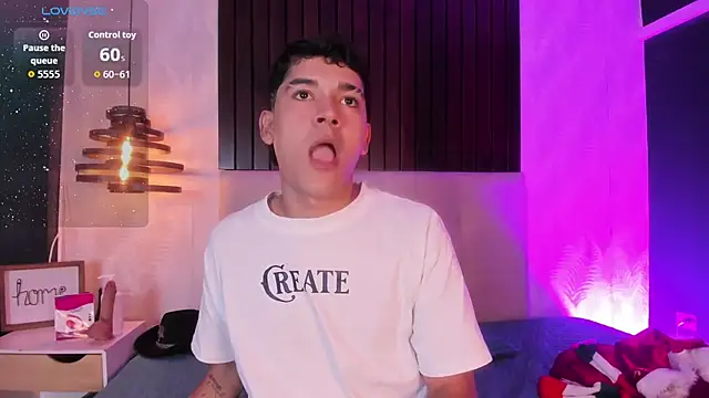 SandroVeyra online show from December 22, 2025, 2:44 am