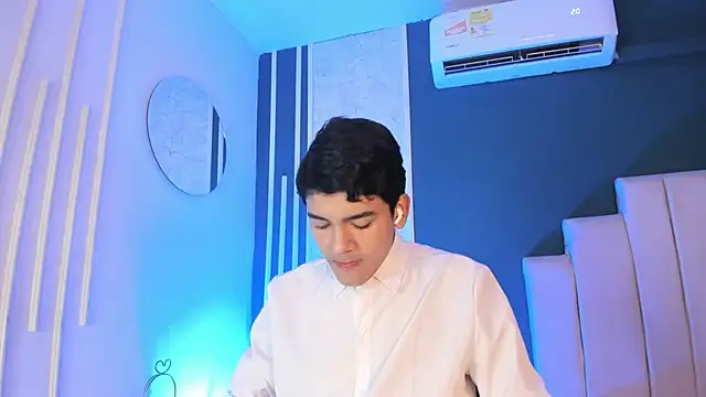 Snapshot of SandroVeyra chatting on October 25, 2025, 3:28 am SandroVeyra online show from October 25, 2025, 3:28 am