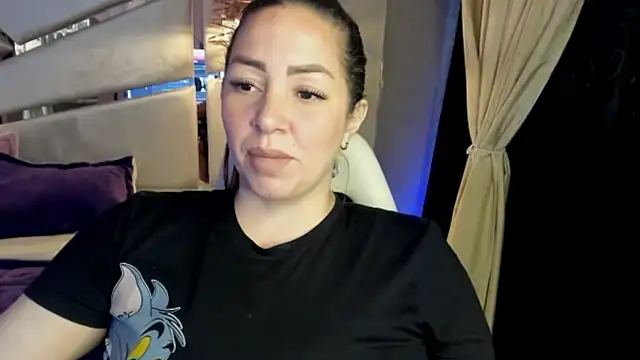 Snapshot of alexiaystive3 chatting on October 1, 2025, 4:00 pm alexiaystive3 online show from October 1, 2025, 4:00 pm