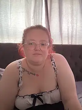 Snapshot of AmberBliss-X chatting on November 23, 2025, 10:14 am AmberBliss-X online show from November 23, 2025, 10:14 am