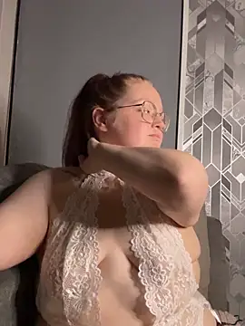 Snapshot of AmberBliss-X chatting on October 21, 2025, 8:08 pm AmberBliss-X online show from October 21, 2025, 8:08 pm