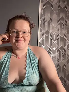 Snapshot of AmberBliss-X chatting on October 20, 2025, 7:47 pm AmberBliss-X online show from October 20, 2025, 7:47 pm