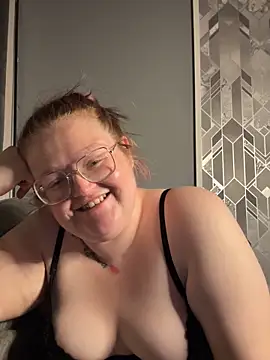 Snapshot of AmberBliss-X chatting on October 14, 2025, 10:09 pm AmberBliss-X online show from October 14, 2025, 10:09 pm