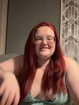 Snapshot of AmberBliss-X chatting on October 31, 2025, 8:27 pm AmberBliss-X online show from October 31, 2025, 8:27 pm