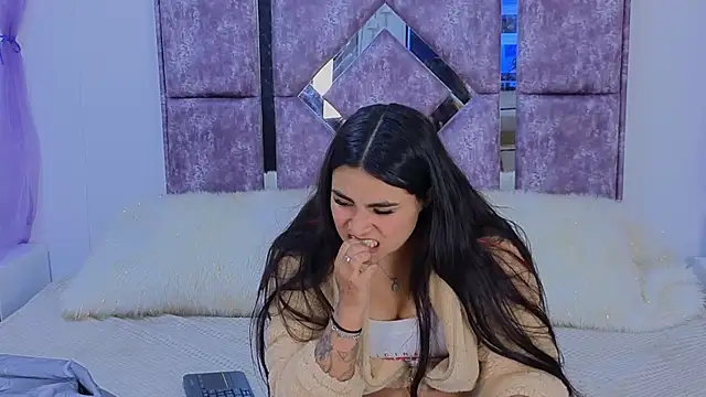 Snapshot of danilu_and_eva21 chatting on October 14, 2025, 8:20 pm danilu and eva21 online show from October 14, 2025, 8:20 pm