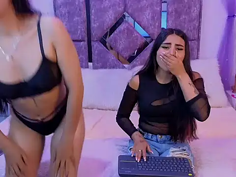 Snapshot of danilu_and_eva21 chatting on September 25, 2025, 8:26 pm danilu and eva21 online show from September 25, 2025, 8:26 pm