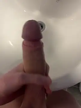 bigcock17181 online show from September 12, 2025, 1:50 am