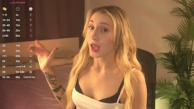 ellliefrost online show from September 19, 2025, 1:04 pm