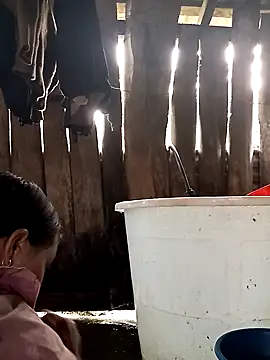 bonnie-00 online show from March 31, 2026, 12:01 am