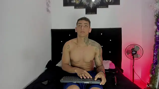 maykel and mike online show from December 22, 2025, 10:37 am