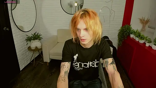 Snapshot of ArchiehalI chatting on October 12, 2025, 8:32 pm ArchiehalI online show from October 12, 2025, 8:32 pm