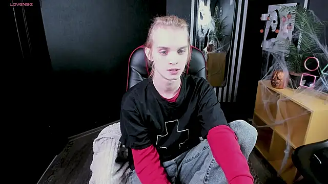 Snapshot of ArchiehalI chatting on October 29, 2025, 3:33 pm ArchiehalI online show from October 29, 2025, 3:33 pm