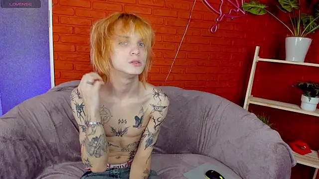 Snapshot of ArchiehalI chatting on November 5, 2025, 10:29 am ArchiehalI online show from November 5, 2025, 10:29 am