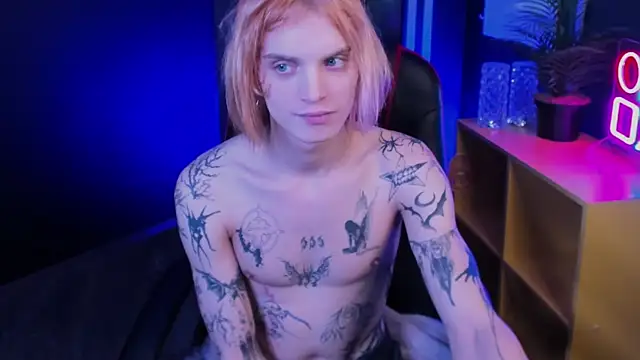 Snapshot of ArchiehalI chatting on September 17, 2025, 8:33 pm ArchiehalI online show from September 17, 2025, 8:33 pm