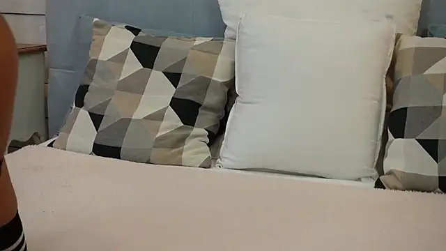 MyaMuse online show from November 5, 2025, 1:14 pm