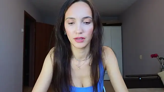 Lillian-Clark online show from October 15, 2025, 9:39 am