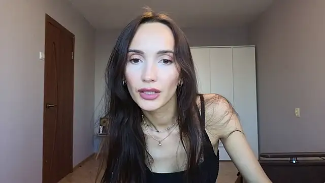 Lillian-Clark online show from September 23, 2025, 11:50 am