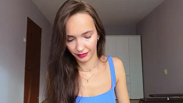 Lillian-Clark online show from September 29, 2025, 4:52 am