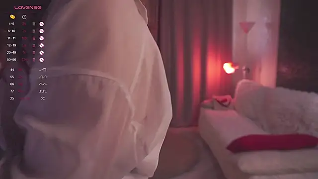 Snapshot of Frences_Eyes chatting on September 17, 2025, 12:40 pm Frences Eyes online show from September 17, 2025, 12:40 pm