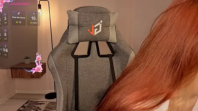 Frences Eyes online show from November 9, 2025, 1:26 pm