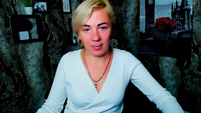 Snapshot of EmmaCat_ chatting on October 12, 2025, 5:09 am EmmaCat online show from October 12, 2025, 5:09 am