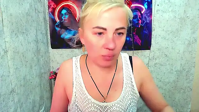 EmmaCat  online show from March 22, 2026, 5:32 am