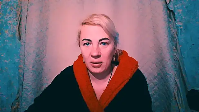 Snapshot of EmmaCat_ chatting on October 18, 2025, 5:09 am EmmaCat online show from October 18, 2025, 5:09 am