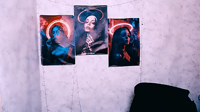 EmmaCat  online show from November 4, 2025, 7:01 am