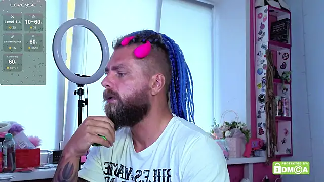  wayan  online show from October 24, 2025, 6:01 am