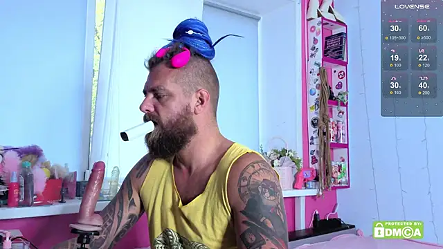  wayan  online show from October 27, 2025, 4:46 am