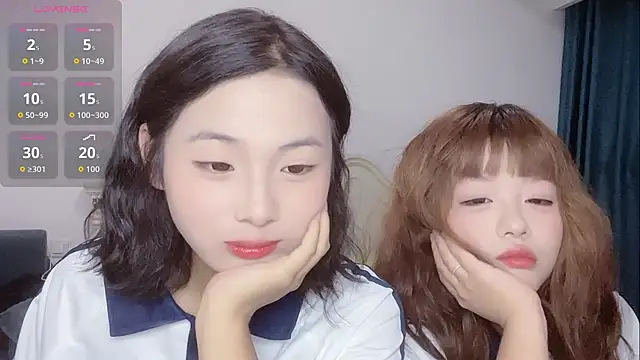 Snapshot of FF-XZ chatting on October 16, 2025, 12:35 pm FF-XZ online show from October 16, 2025, 12:35 pm