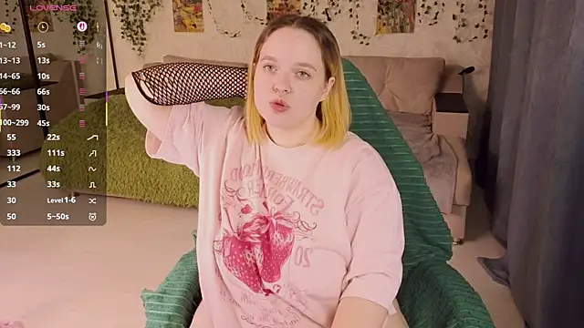 Snapshot of Aki_nohana chatting on October 22, 2025, 1:32 pm Aki nohana online show from October 22, 2025, 1:32 pm