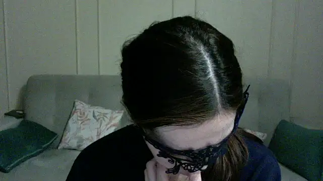 Snapshot of Myrisse chatting on October 24, 2025, 5:01 pm Myrisse online show from October 24, 2025, 5:01 pm