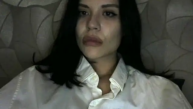 Snapshot of Sylvara chatting on September 21, 2025, 6:13 pm Sylvara online show from September 21, 2025, 6:13 pm