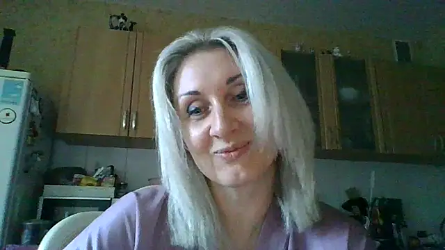 Tovelyn online show from October 2, 2025, 9:23 am