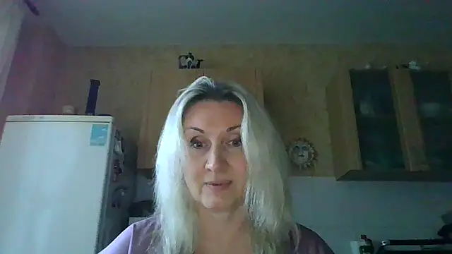 Tovelyn online show from September 30, 2025, 10:10 am