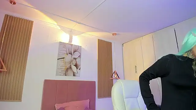 Snapshot of KoraRousee chatting on October 16, 2025, 1:08 pm KoraRousee online show from October 16, 2025, 1:08 pm